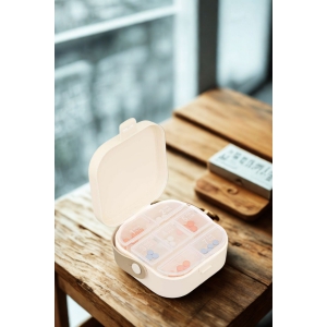 Piev Bölmeli Kapaklı Haftalık İlaç Kutusu